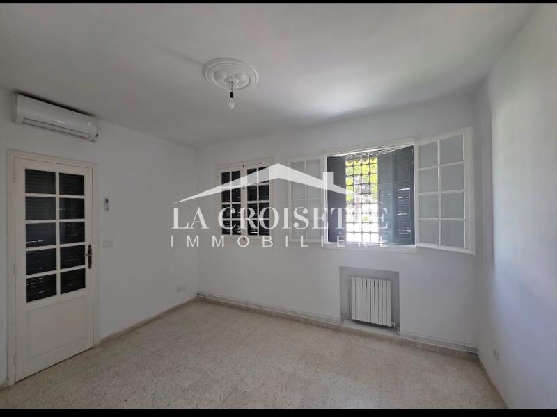 Villa S+4 avec jardin à La Marsa